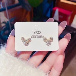 Nwot Disney Earrings